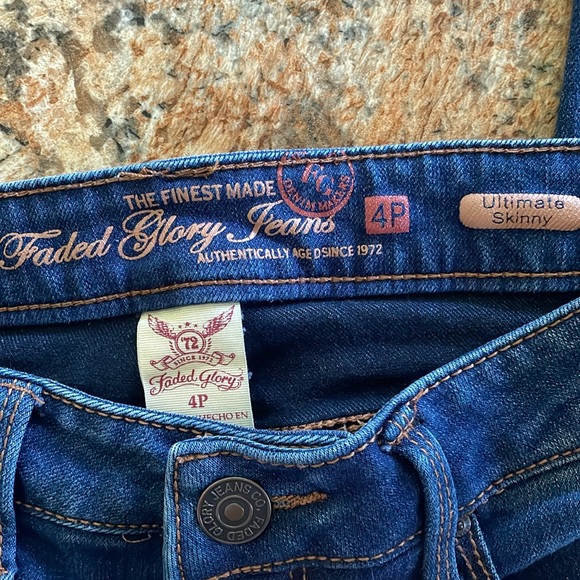 Faded Glory Ultimate Skinny Jeans - Picture 2 of 3